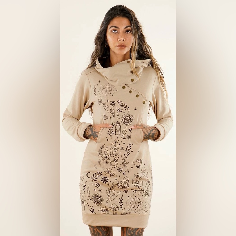Numendil Witchy printed high collar hoodie dress
